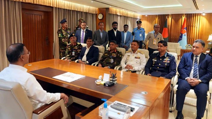 সশস্ত্র বাহিনী বিভাগে অফিস করলেন প্রধানমন্ত্রী