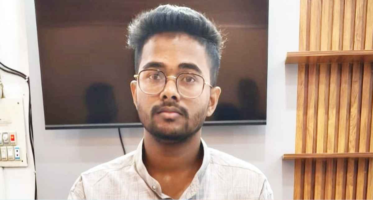 টিকটকের ফাঁদে স্কুলছাত্রকে হোটেলে নিয়ে বলাৎকার