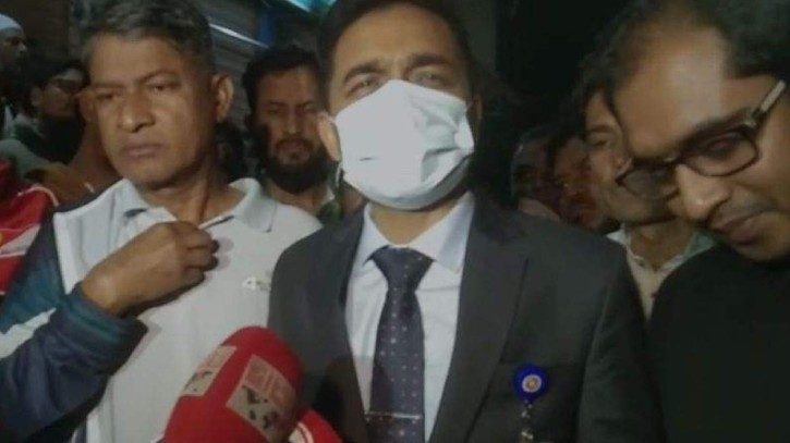 জামায়াত সদস্যের বাড়িতে অভিযান, ক্রিকেটের ১৫২টি স্ট্যাম্প উদ্ধার