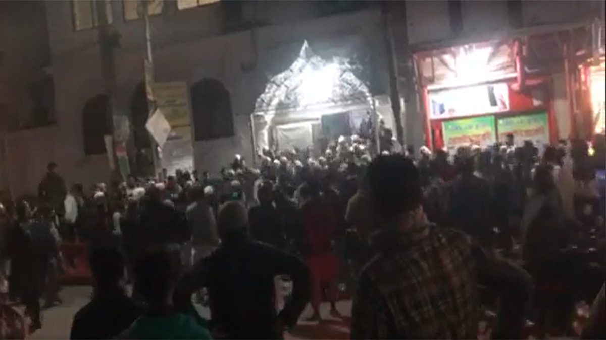 উত্তরায় তাবলীগের দুপক্ষের মারামারি