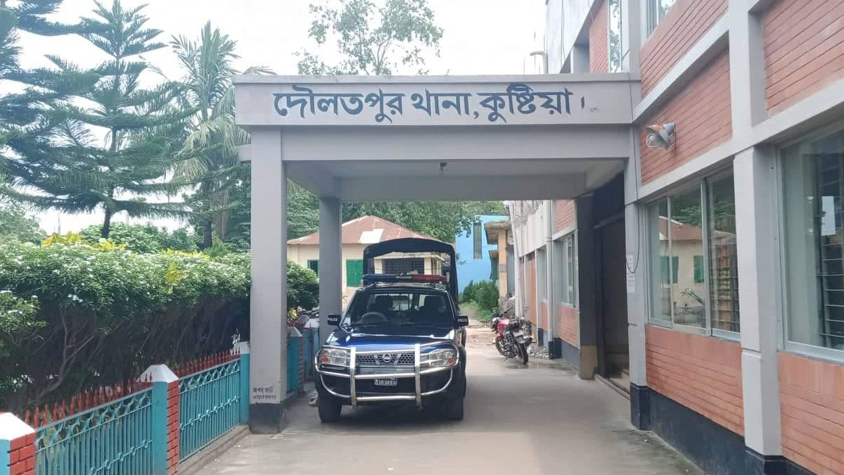 দৌলতপুরে দেড় মাসের নবজাতক নিখোঁজ