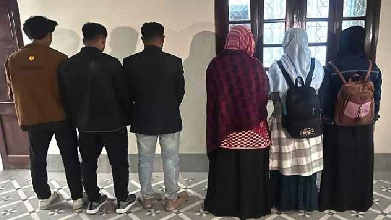 আবাসিক হোটেলে অসামাজিক কার্যকলাপ, ৬ তরুণ-তরুণী আটক