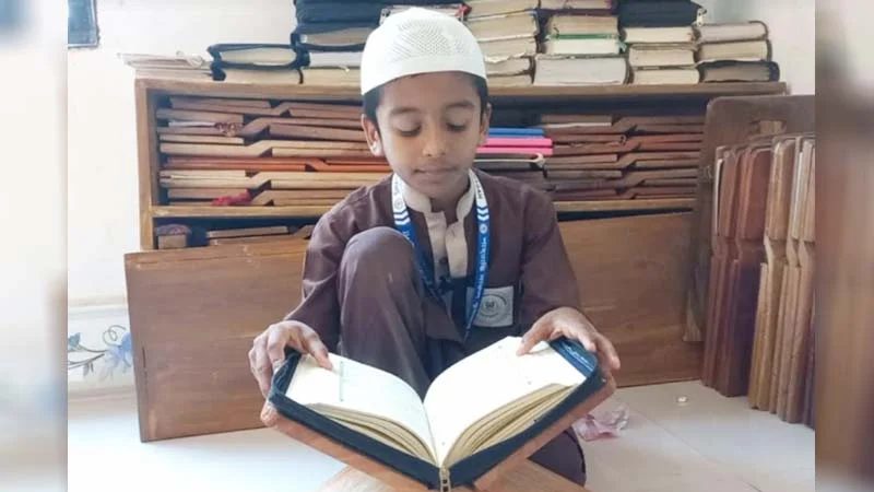মাত্র পাঁচ মাসেই কুরআনে হাফেজ হলেন তাহসিন