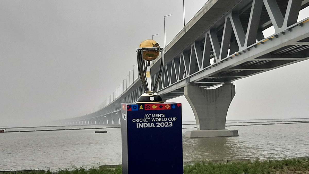 স্বপ্নের পদ্মা সেতুতে বিশ্বকাপ ট্রফি