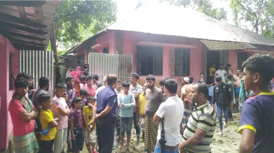 ঘরে ঢুকে ঘুমন্ত দাদি-নাতিকে কুপিয়ে হত্যা