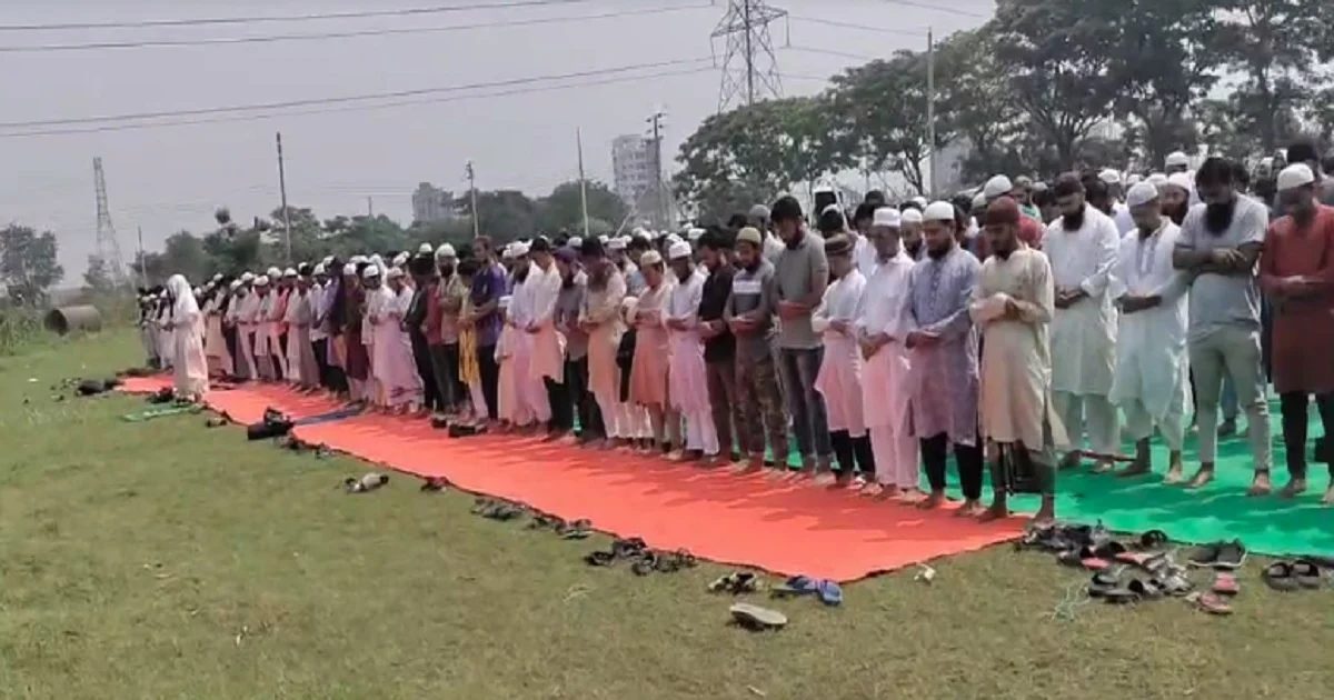 বৃষ্টির জন্য রাজধানীতে বিশেষ নামাজ আদায়