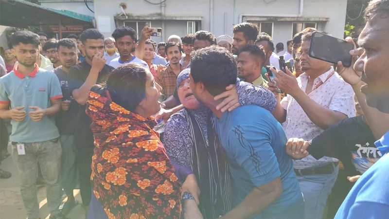 ফেনীতে আ. লীগের সঙ্গে আন্দোলনকারীদের সংঘর্ষ, নিহত ৫