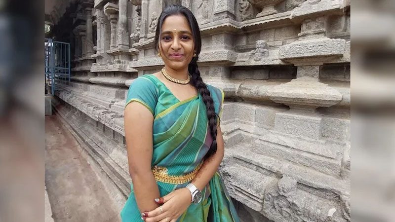 প্রকাশ্যে গলাকেটে কলেজছাত্রীকে হত্যা