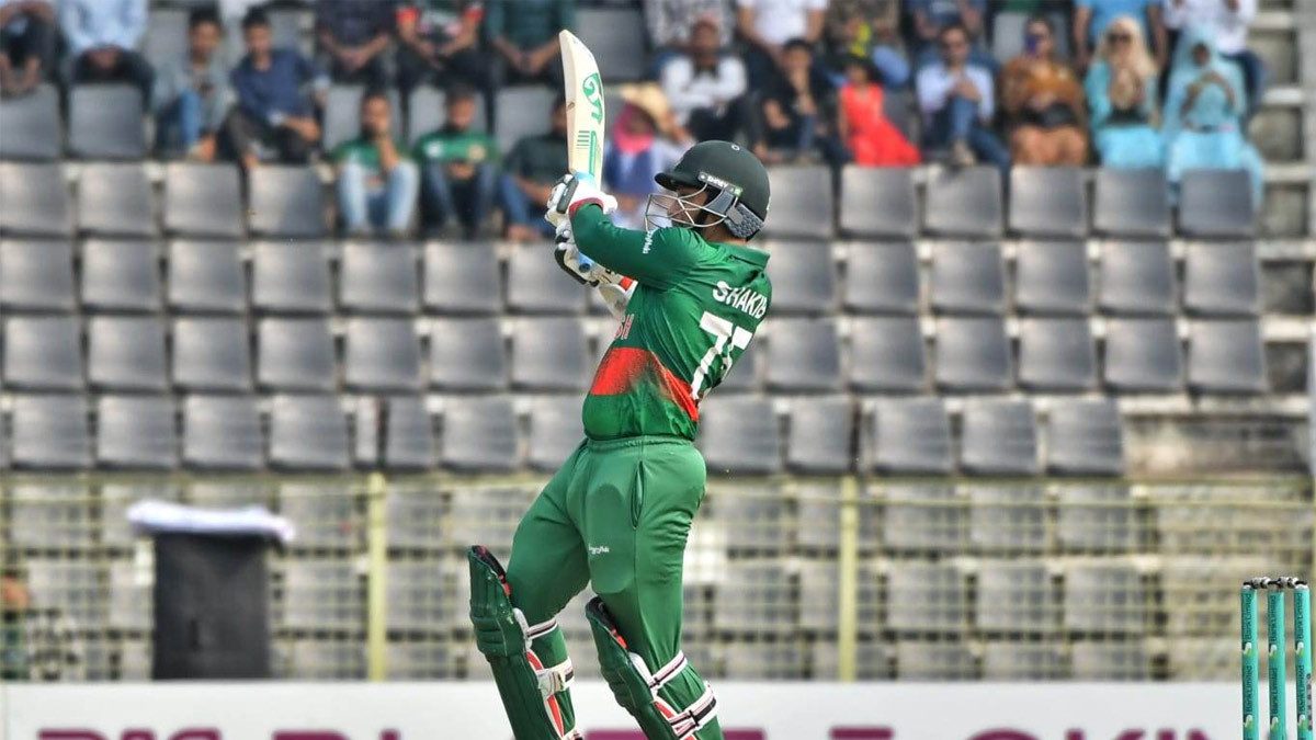 সাকিবের অর্ধশতকে ঘুরে দাঁড়াল বাংলাদেশ