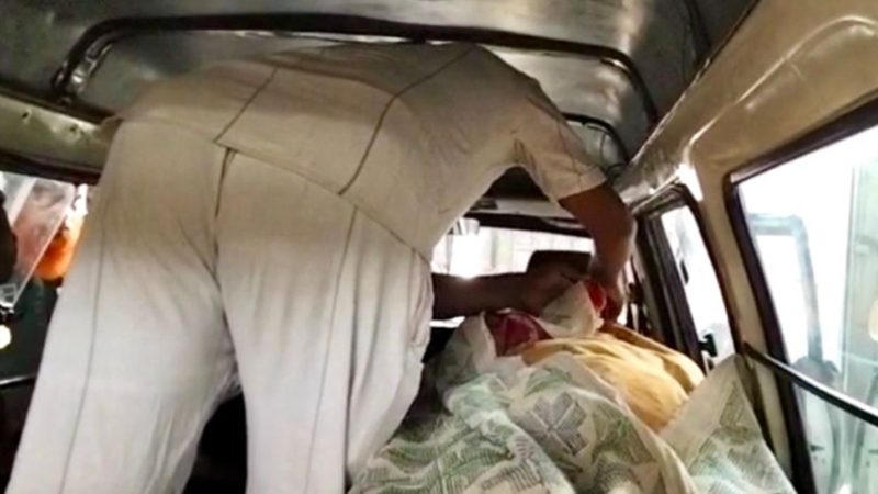 কারাগার থেকে সন্তানকে শেষ বিদায় দিলেন বাবা