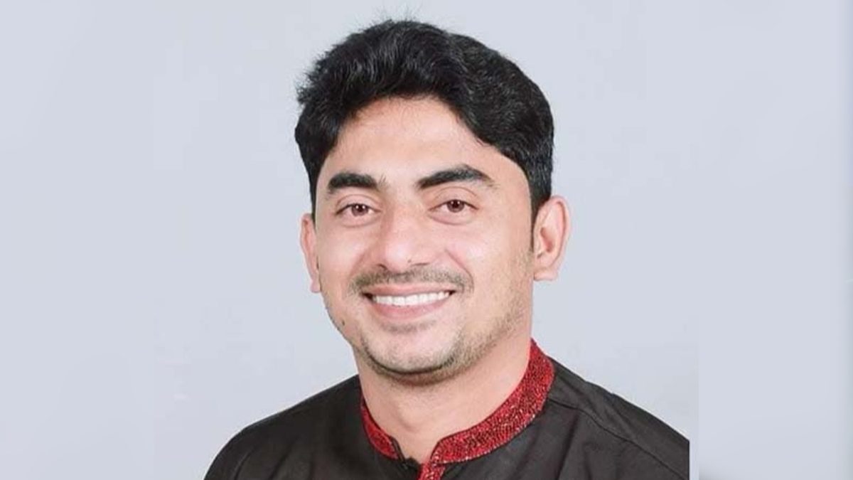 দেশে ফিরেই বিমানবন্দরে গ্রেপ্তার সাবেক কাউন্সিলর