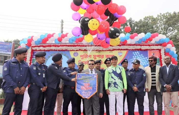 সাতক্ষীরা পুলিশের দশ দলীয় ক্রিকেট টুর্নামেন্টের উদ্বোধন