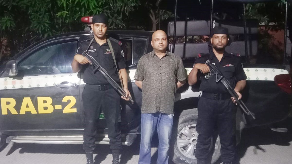 ভুয়া মেজর সেজে প্রতারণা করতেন তিনি