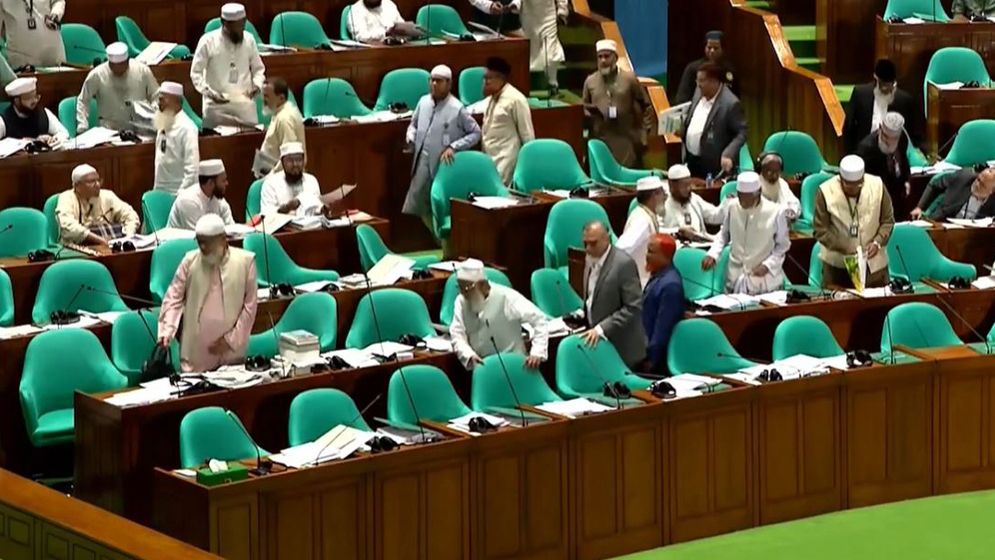 আবারও সংসদ থেকে বিরোধী দলের ওয়াকআউট