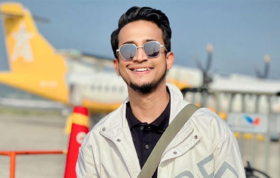 বই বিক্রির টাকা মসজিদ নির্মাণে দিলেন সংগীতশিল্পী তাশরিফ