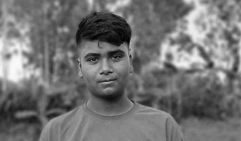 কোরবানির মাংস গলায় আটকে কিশোরের মৃত্যু