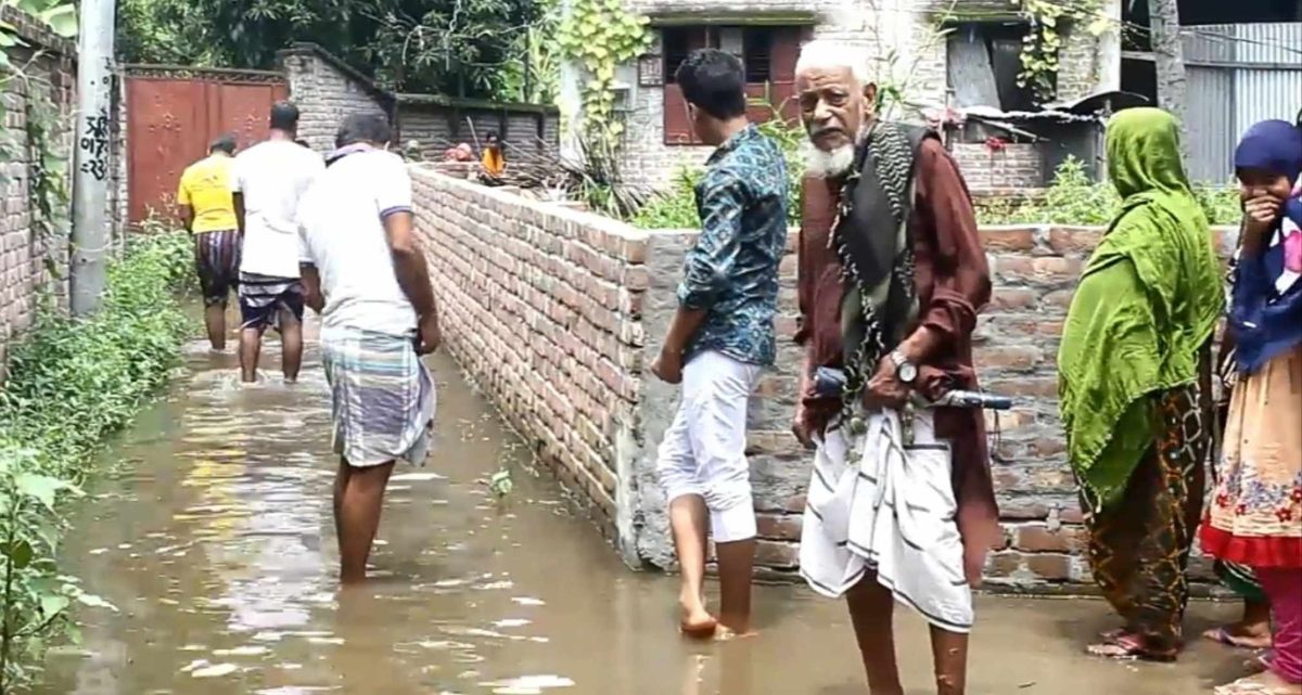 খোকসায় ৩০পরিবার পানিবন্দি, দুর্ভোগ চরমে