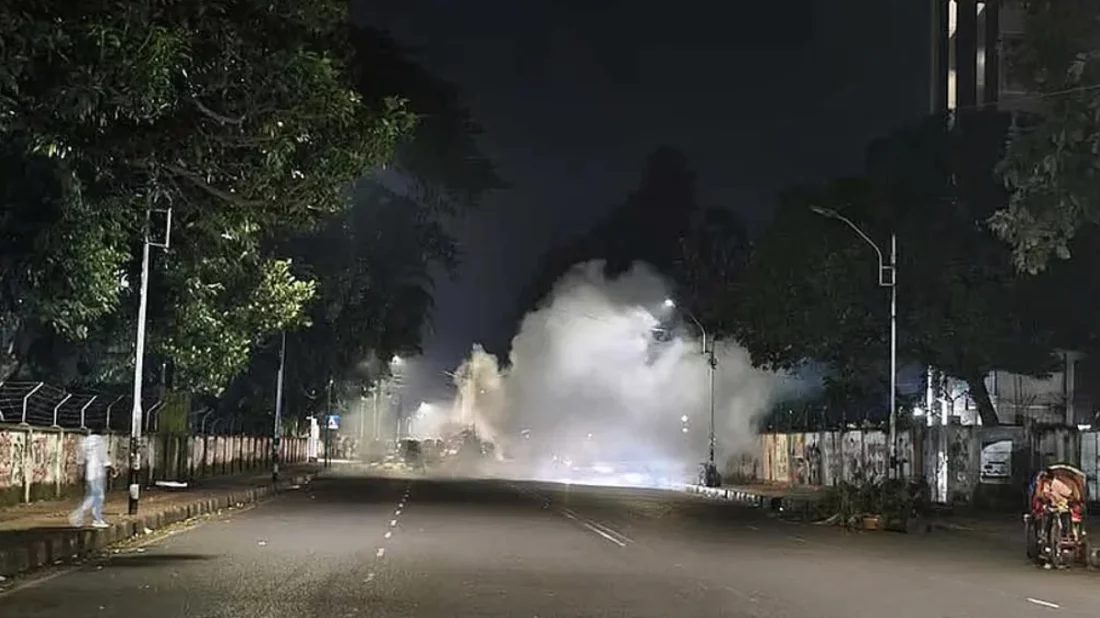 ককটেল ফোটালেই ৫ হাজার টাকা, যোগাযোগে ভারতীয় নম্বর: ডিবি
